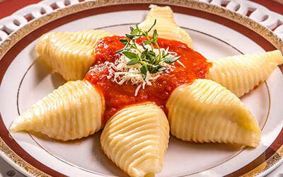 Conchiglione de presunto e muçarela